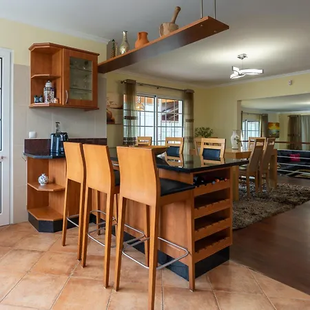 The Mountain View, By Op * São Vicente