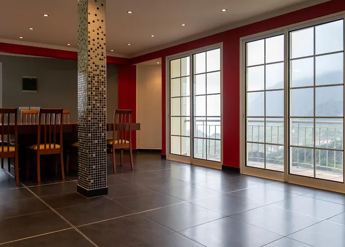 The Mountain View, By Op São Vicente